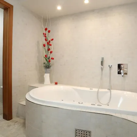 Pod Vezi Hotel