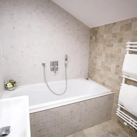 Hotel Pod Vezi 3*